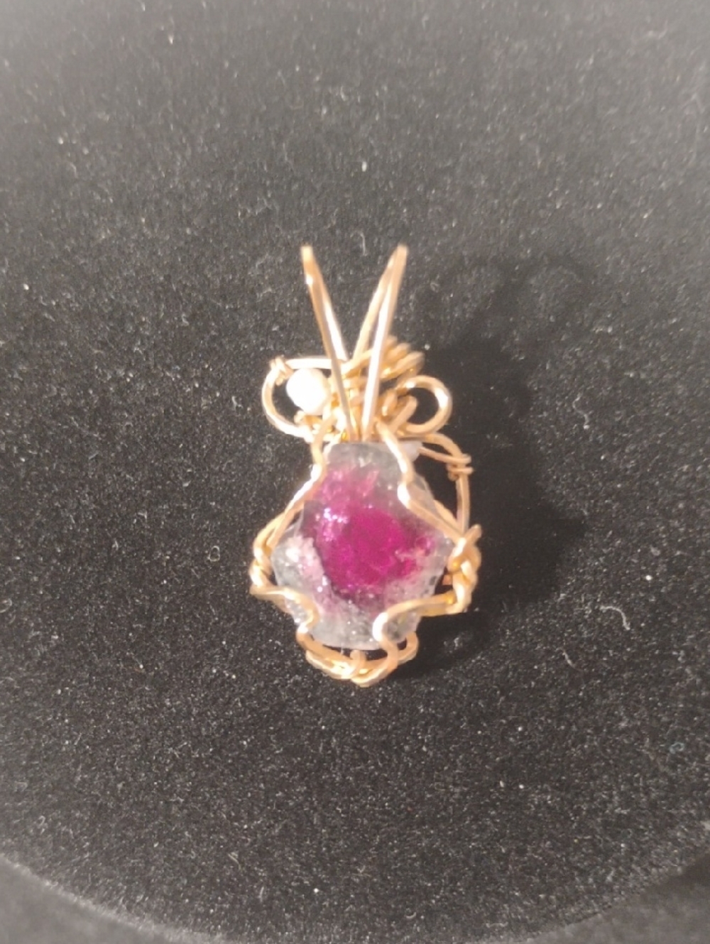 Pink (Tourmaline?) Wrapped In Gold Wire And Pearl Brooch/Pendant
